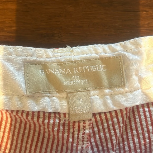 Red and white striped Martin fit Banana Republic shorts size 0 - Picture 2 of 3